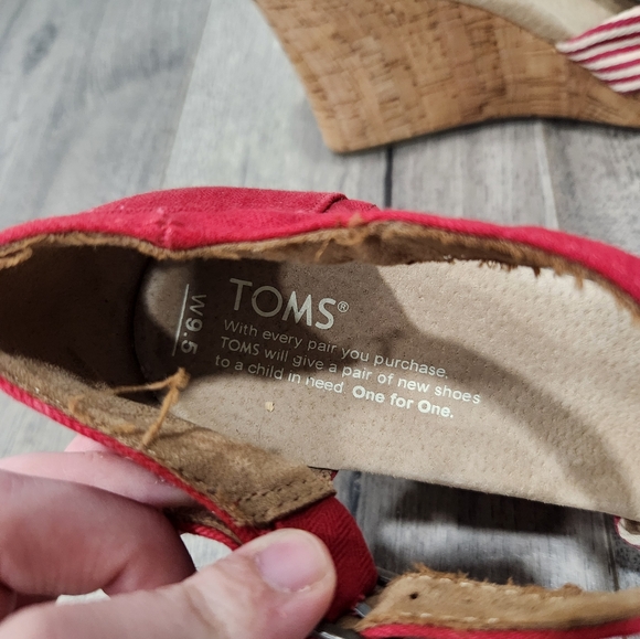 Toms | Red Open Toe Cork Wedges - Picture 5 of 7